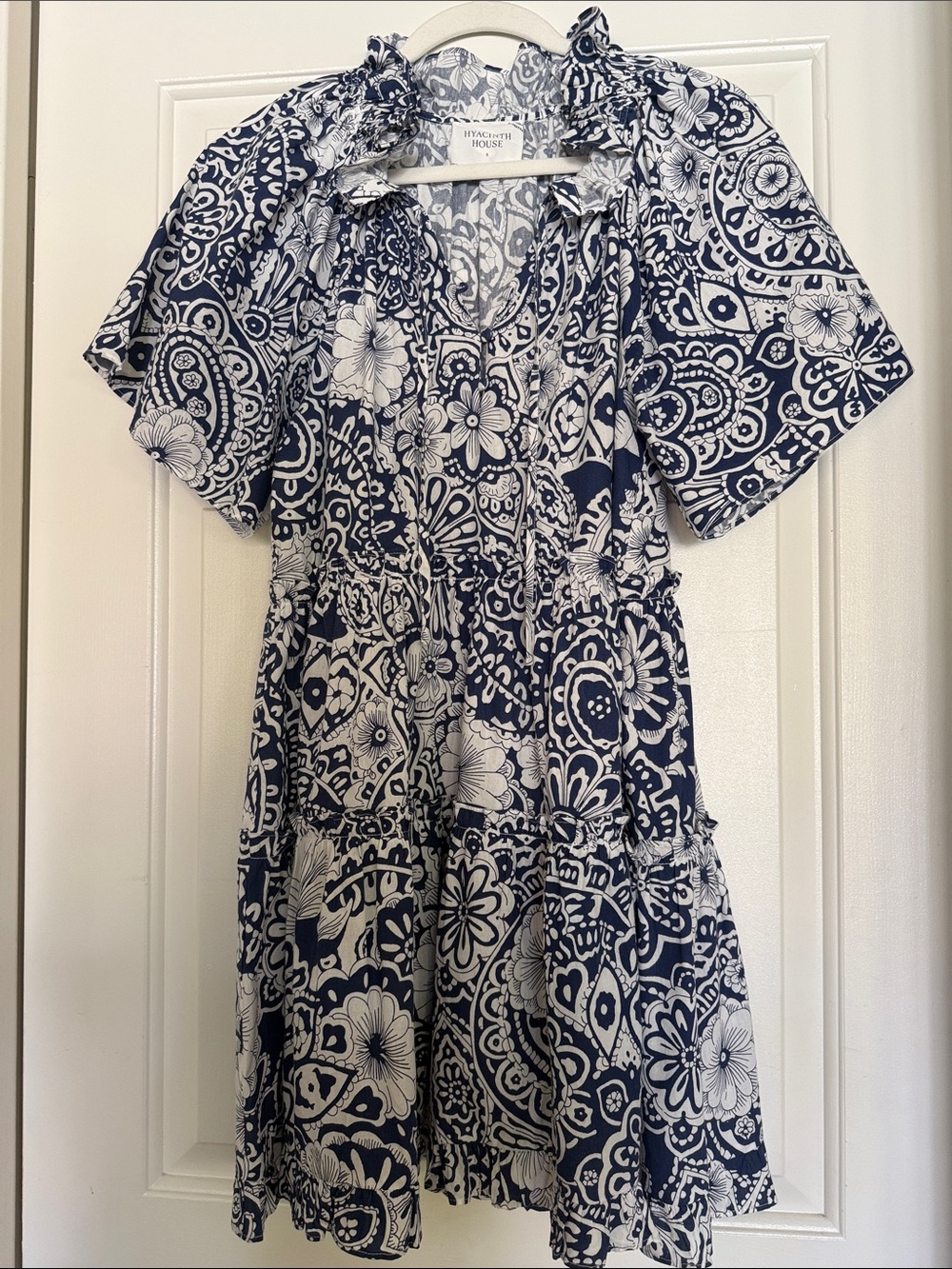 Hyacinth House Paisley Print Short Summer Dress in Navy and White